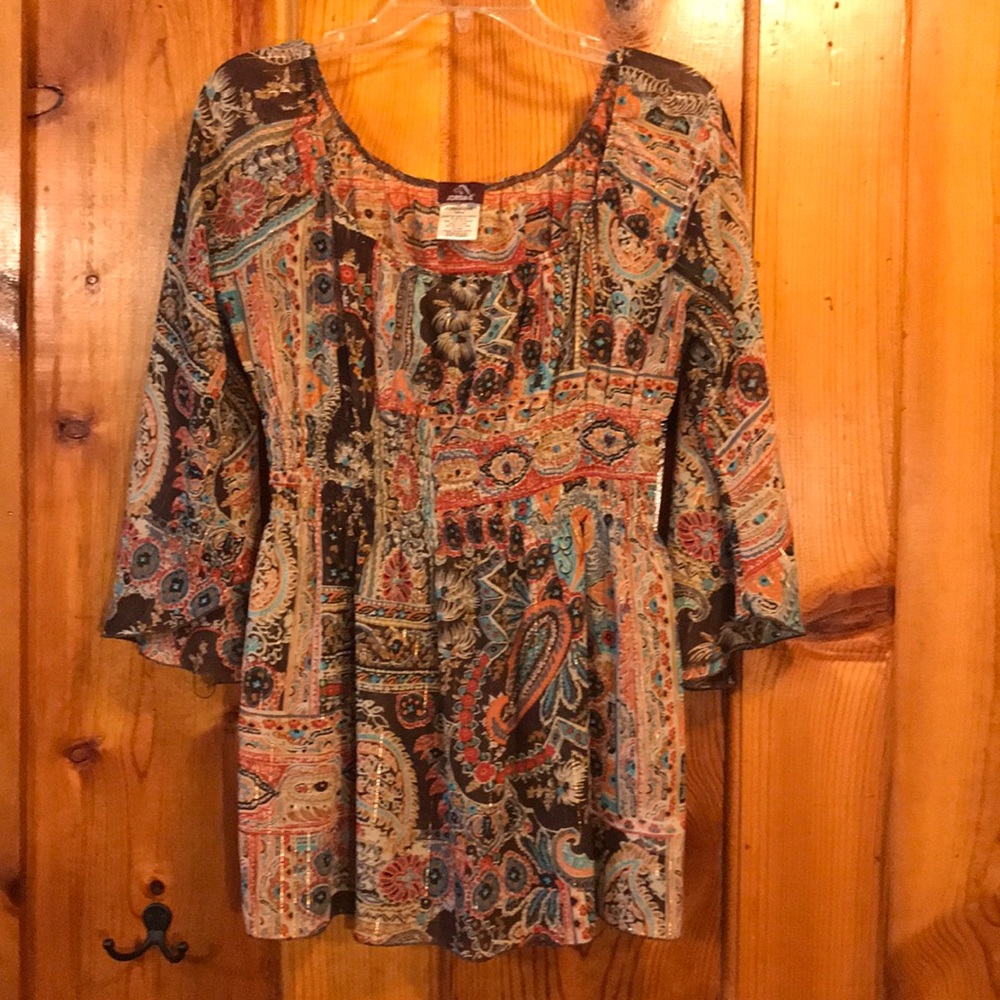 Very cute top for going out / career